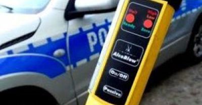 Zatrzymanych dwóch pijanych kierowców, jeden pod wpływem narkotyków